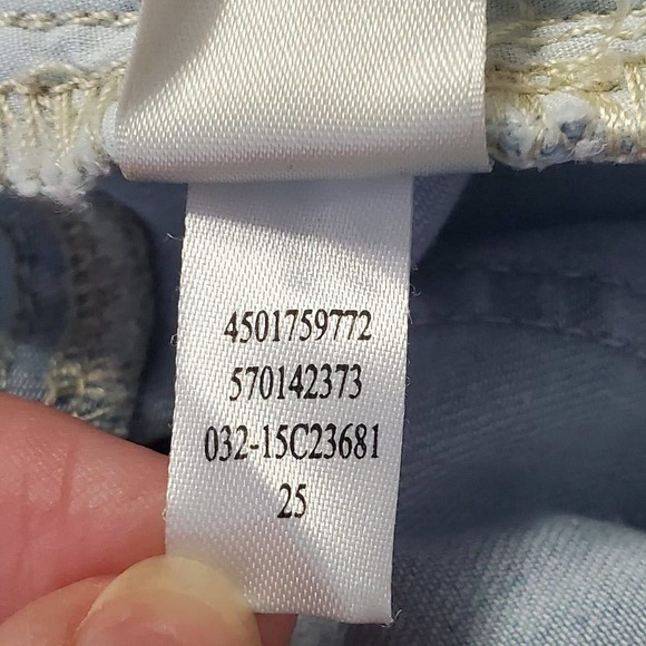 Chico's Platinum Crop Straight Leg Jeans Light Wash Blue Size .5 / Small - Picture 11 of 13